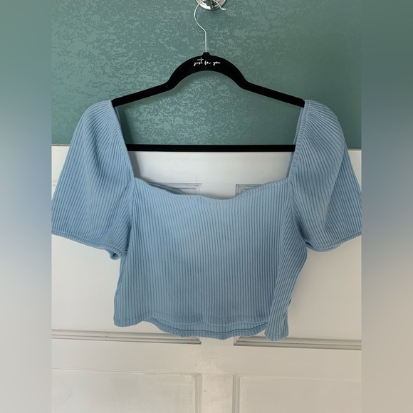 5/$25 H&M Crop Top - Picture 3 of 4